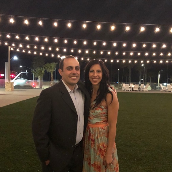 Meet your Posher, Nicole - Picture 1 of 1